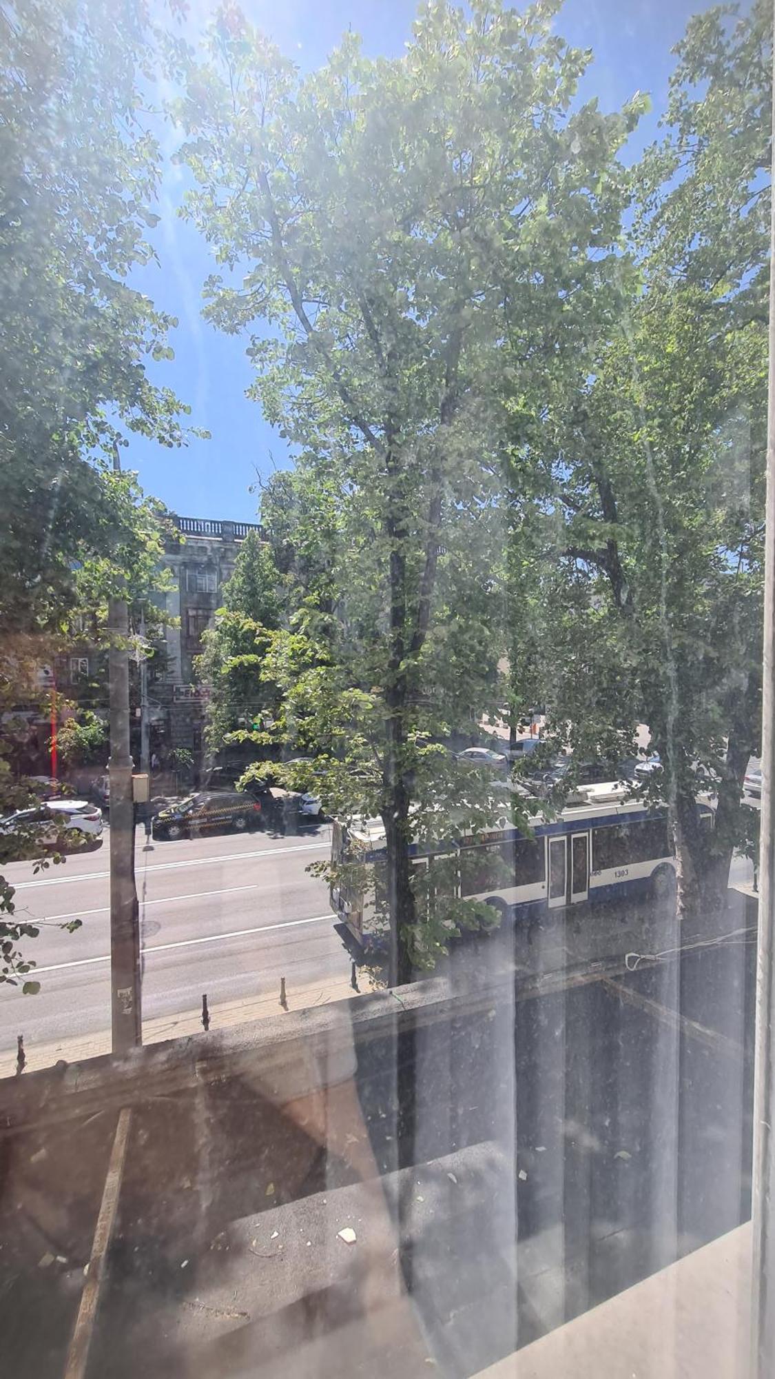 Ultracentral 2bd With Terrace Kischinau