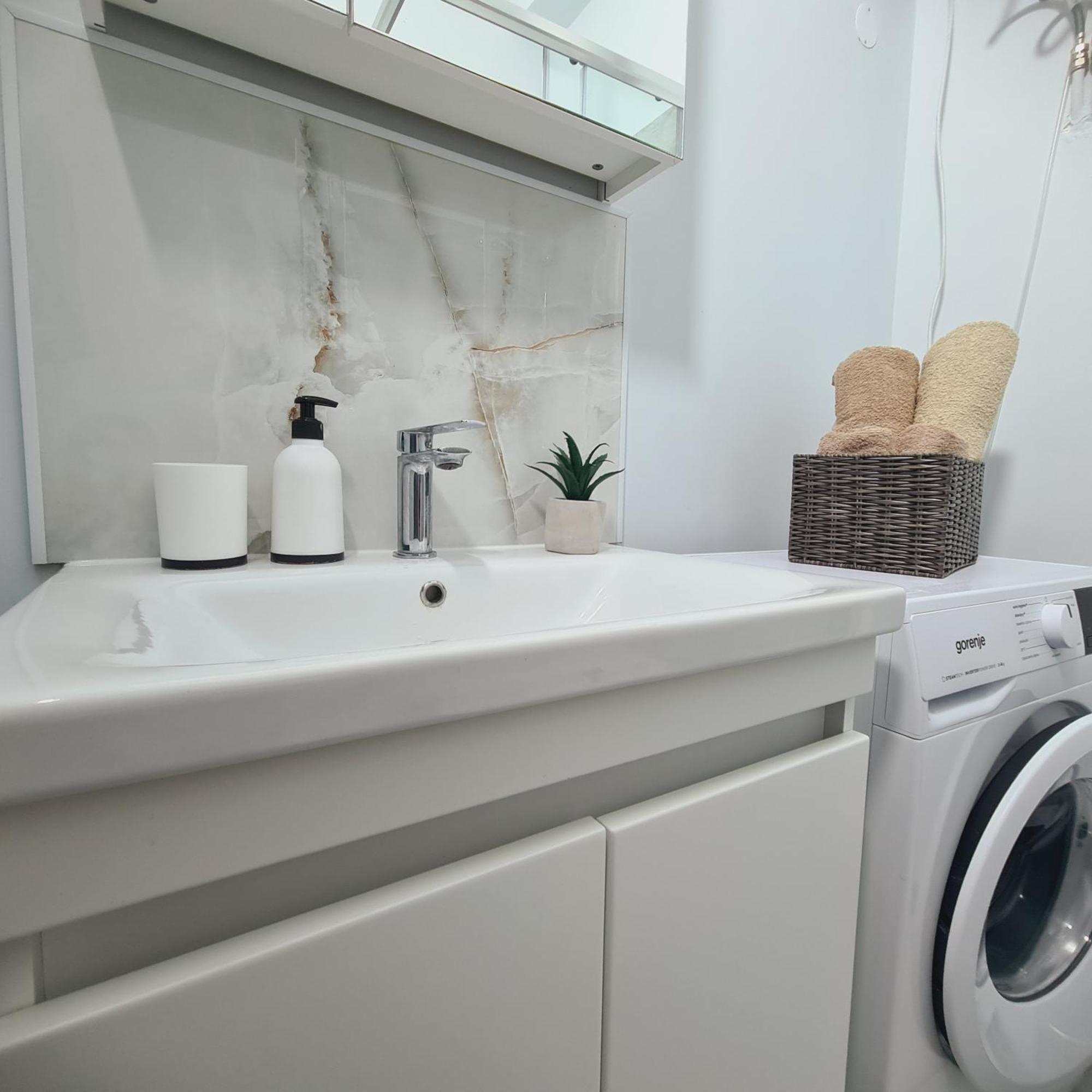Apartment Ultracentral 2bd With Terrace Kischinau