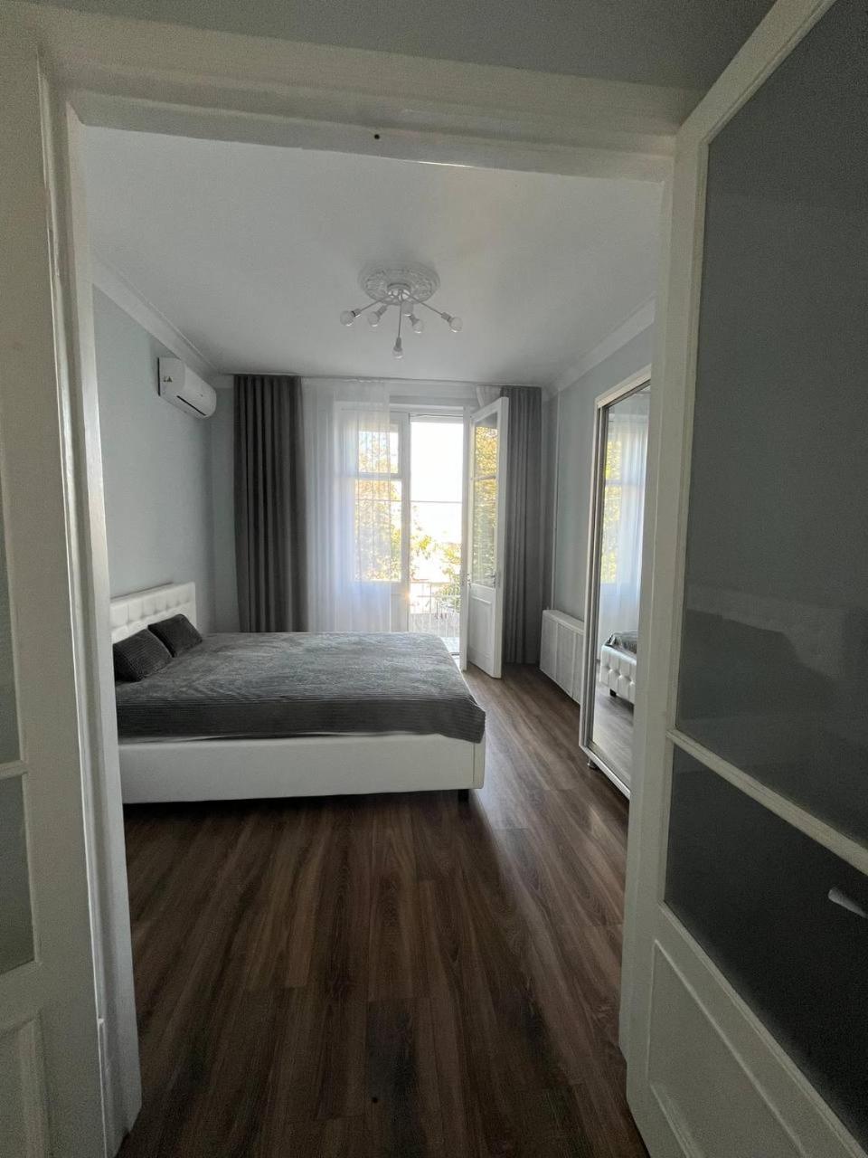 Ultracentral 2bd With Terrace Apartment