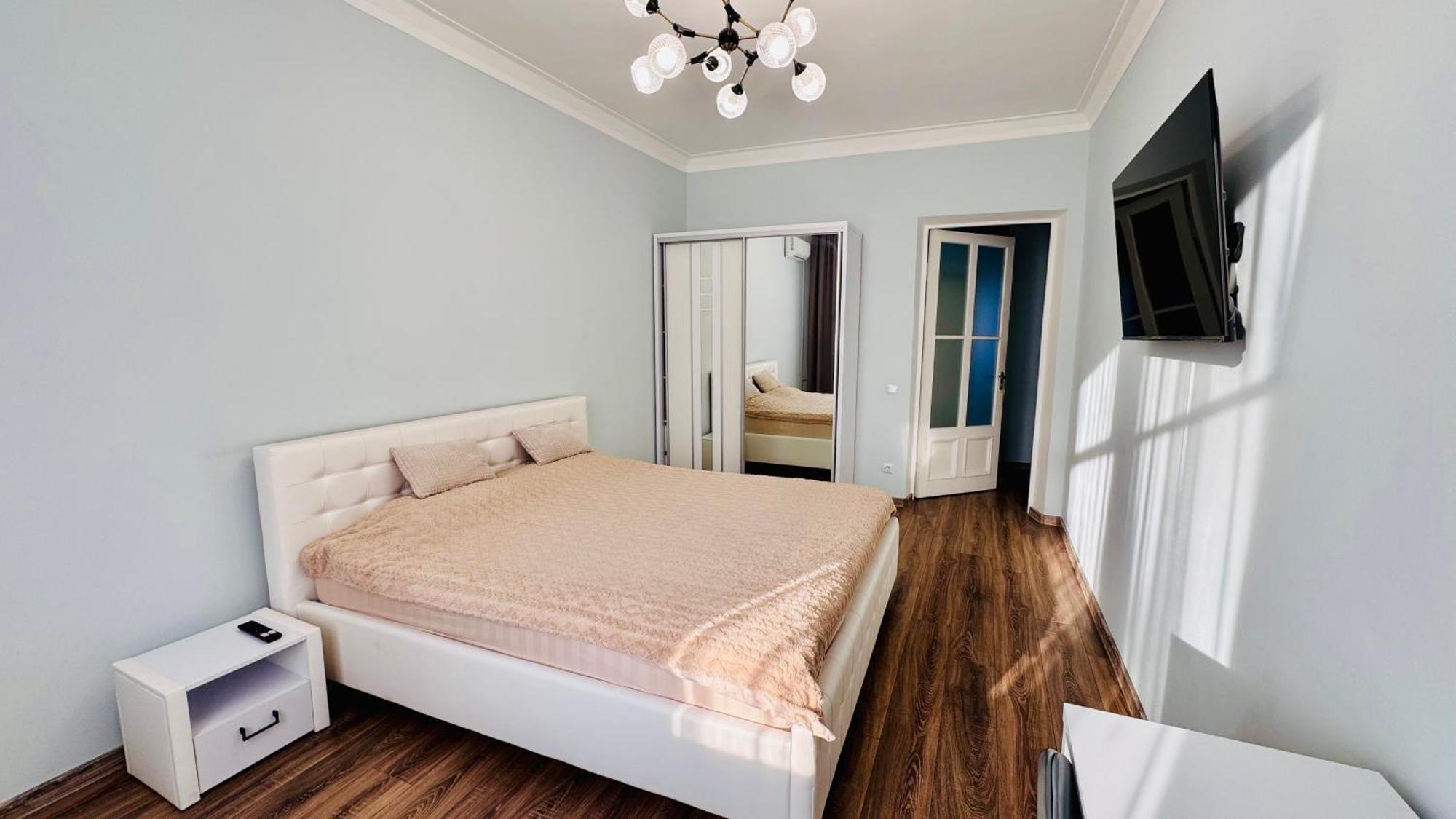 Ultracentral 2bd With Terrace * Kischinau